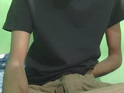 rockyy23boy online show from December 17, 2025, 6:58 pm