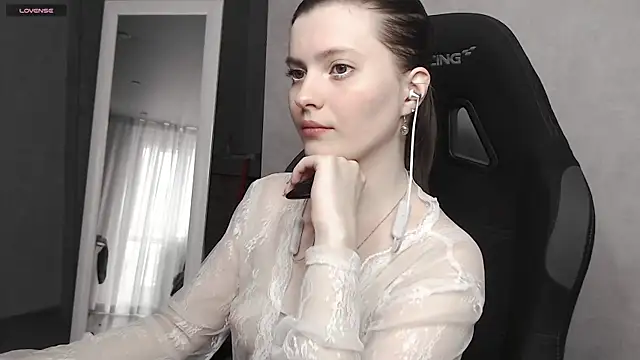 Snapshot of cute_elfy_ chatting on September 30, 2025, 2:00 pm cute elfy online show from September 30, 2025, 2:00 pm