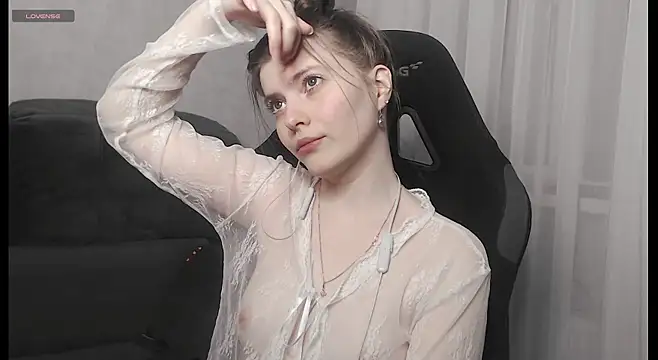 Snapshot of cute_elfy_ chatting on December 5, 2025, 2:47 pm cute elfy online show from December 5, 2025, 2:47 pm