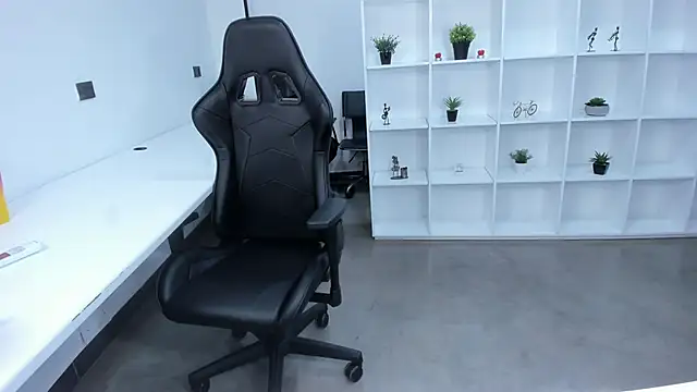 megan bigboobs  online show from November 7, 2025, 11:10 am