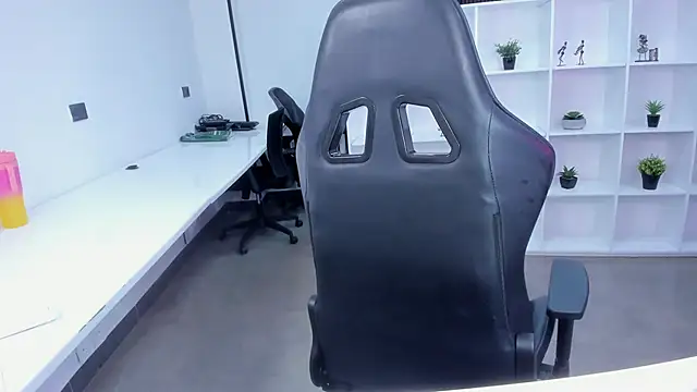 megan bigboobs  online show from November 22, 2025, 12:37 pm