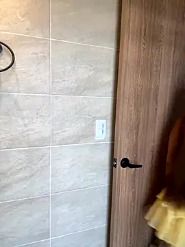 Snapshot of Nikii__ chatting on November 10, 2025, 12:15 pm Nikii online show from November 10, 2025, 12:15 pm