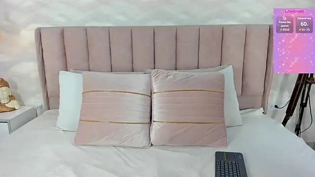 Snapshot of _Im_genesis_ chatting on October 5, 2025, 8:51 pm Im genesis online show from October 5, 2025, 8:51 pm