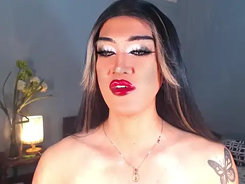 AleinaCroft online show from December 4, 2025, 2:43 am