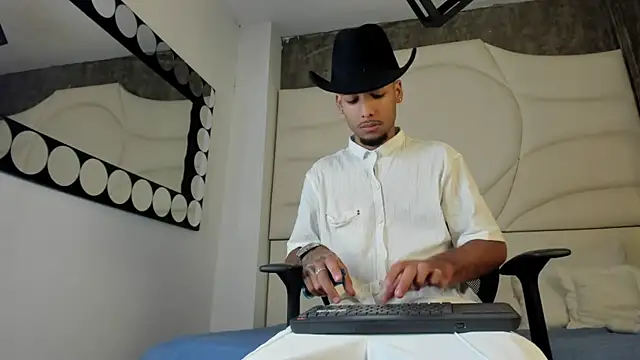 Snapshot of Thiagoferreti chatting on September 9, 2025, 3:28 am Thiagoferreti online show from September 9, 2025, 3:28 am