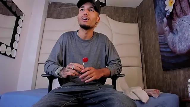 Snapshot of Thiagoferreti chatting on September 11, 2025, 3:17 am Thiagoferreti online show from September 11, 2025, 3:17 am