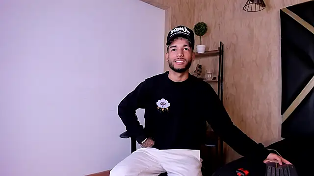 Snapshot of Thiagoferreti chatting on September 26, 2025, 3:32 am Thiagoferreti online show from September 26, 2025, 3:32 am