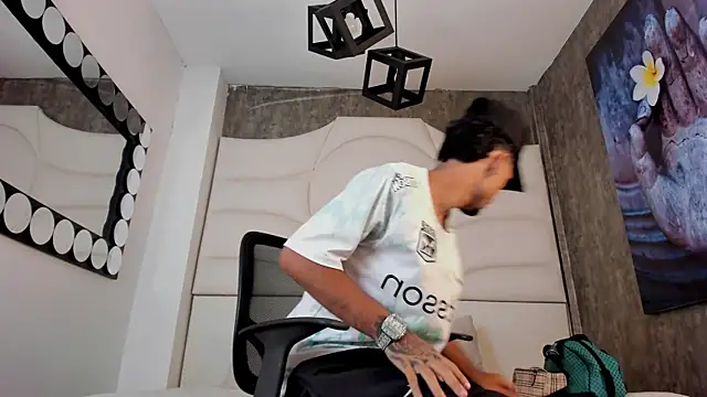 Snapshot of Thiagoferreti chatting on October 4, 2025, 3:48 am Thiagoferreti online show from October 4, 2025, 3:48 am