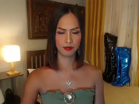 Snapshot of Nathalieheartt chatting on October 13, 2025, 2:00 am Nathalieheartt online show from October 13, 2025, 2:00 am