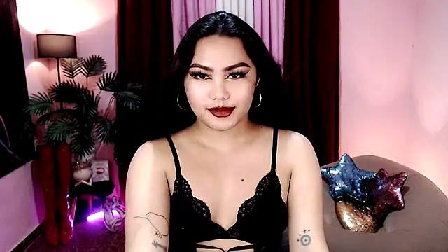 Unique Maya online show from November 12, 2025, 9:21 am