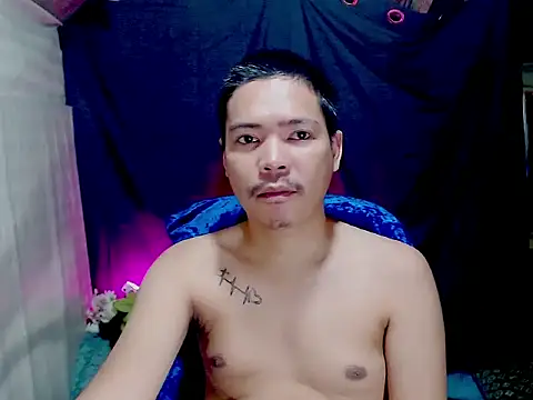 Snapshot of MANIACasianX chatting on November 28, 2025, 9:06 pm MANIACasianX online show from November 28, 2025, 9:06 pm