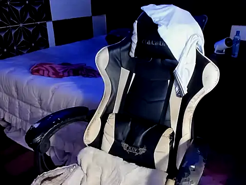 AsianHotBODYY online show from September 9, 2025, 1:10 pm