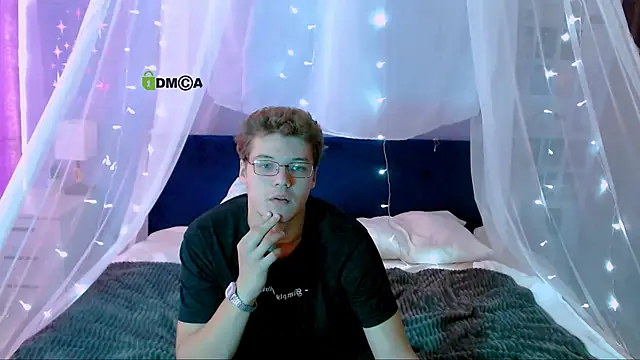 Snapshot of lucas_long_ chatting on September 14, 2025, 8:24 am lucas long online show from September 14, 2025, 8:24 am