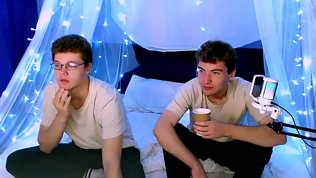 Snapshot of lucas_long_ chatting on September 20, 2025, 11:06 pm lucas long online show from September 20, 2025, 11:06 pm