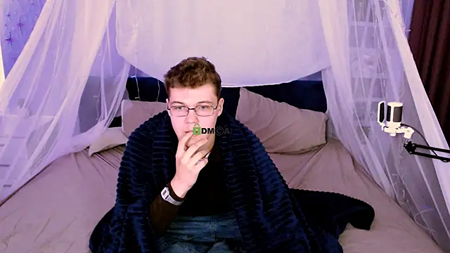 Snapshot of lucas_long_ chatting on October 2, 2025, 12:45 pm lucas long online show from October 2, 2025, 12:45 pm