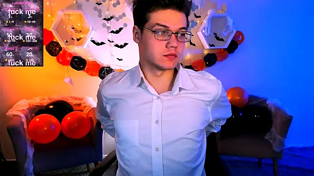 Snapshot of lucas_long_ chatting on October 26, 2025, 9:37 am lucas long online show from October 26, 2025, 9:37 am