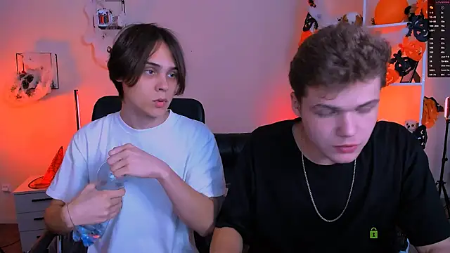 Snapshot of lucas_long_ chatting on November 3, 2025, 7:48 pm lucas long online show from November 3, 2025, 7:48 pm