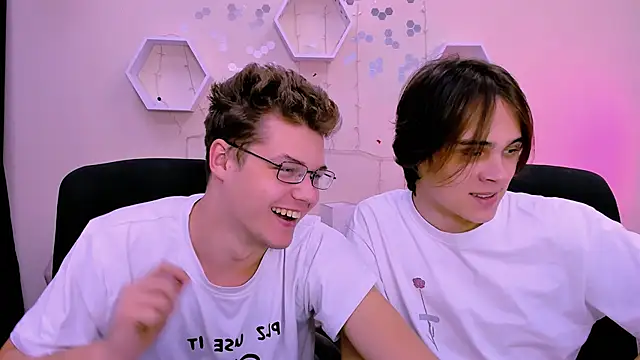 Snapshot of lucas_long_ chatting on November 9, 2025, 9:51 am lucas long online show from November 9, 2025, 9:51 am