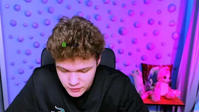 Snapshot of lucas_long_ chatting on December 4, 2025, 9:40 am lucas long online show from December 4, 2025, 9:40 am