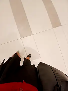 Snapshot of Ori-Lynk chatting on October 6, 2025, 5:05 am Ori-Lynk online show from October 6, 2025, 5:05 am