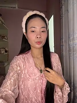 Snapshot of Dau-Tayy chatting on November 30, 2025, 5:44 am Dau-Tayy online show from November 30, 2025, 5:44 am