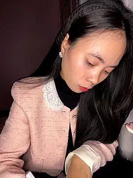 Snapshot of Dau-Tayy chatting on December 14, 2025, 11:04 am Dau-Tayy online show from December 14, 2025, 11:04 am