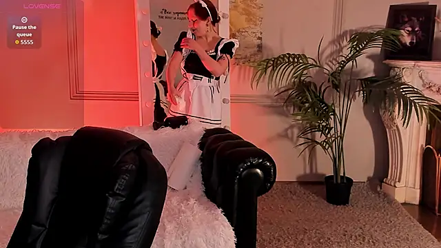 Snapshot of Violet_Griffen chatting on December 3, 2025, 3:43 pm Violet Griffen online show from December 3, 2025, 3:43 pm