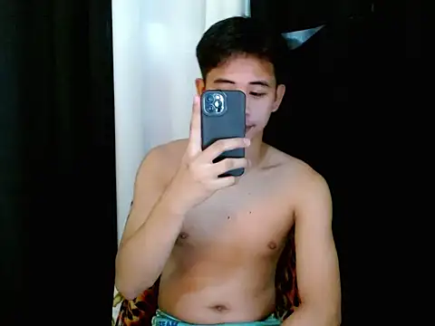 urasianbigcock online show from October 4, 2025, 2:42 am