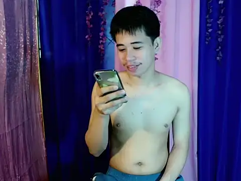 urasianbigcock online show from November 24, 2025, 5:18 am