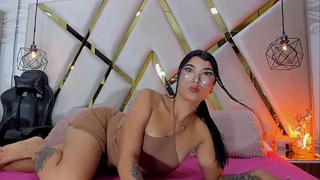 FernandaRousse online show from November 29, 2025, 6:22 pm