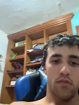 aavrdvh33 online show from October 21, 2025, 9:37 pm