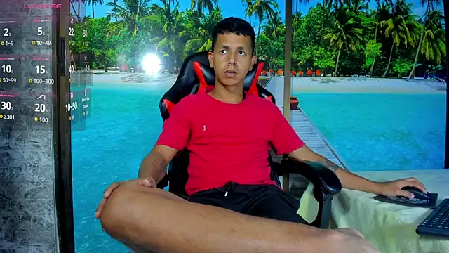 Snapshot of BigMonstercoks69 chatting on September 26, 2025, 2:26 am BigMonstercoks69 online show from September 26, 2025, 2:26 am