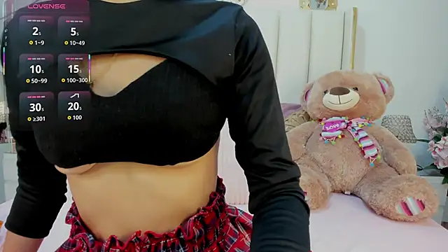 Snapshot of Mhia_Sweet_ chatting on October 16, 2025, 8:21 pm Mhia Sweet  online show from October 16, 2025, 8:21 pm