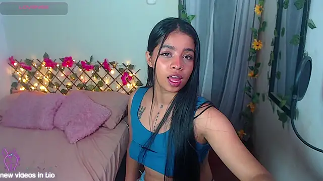 Angie Lee01 online show from October 27, 2025, 11:52 pm