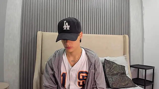 Snapshot of BenitoSaenz chatting on September 16, 2025, 11:55 am BenitoSaenz online show from September 16, 2025, 11:55 am