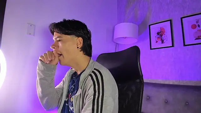 Snapshot of BenitoSaenz chatting on September 23, 2025, 12:08 pm BenitoSaenz online show from September 23, 2025, 12:08 pm