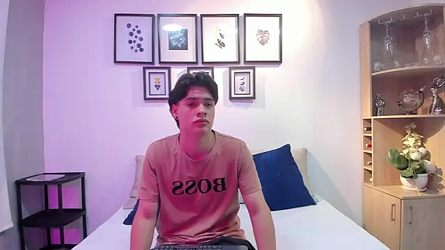 Snapshot of BenitoSaenz chatting on September 27, 2025, 12:43 pm BenitoSaenz online show from September 27, 2025, 12:43 pm