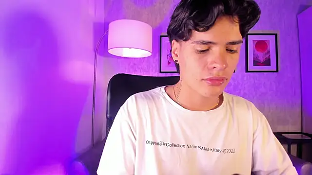 Snapshot of BenitoSaenz chatting on October 1, 2025, 12:44 pm BenitoSaenz online show from October 1, 2025, 12:44 pm