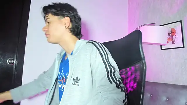 Snapshot of BenitoSaenz chatting on October 7, 2025, 11:51 am BenitoSaenz online show from October 7, 2025, 11:51 am