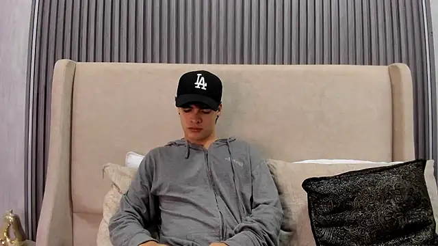 Snapshot of BenitoSaenz chatting on October 12, 2025, 3:38 am BenitoSaenz online show from October 12, 2025, 3:38 am