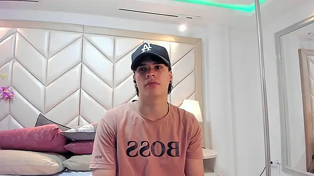 Snapshot of BenitoSaenz chatting on October 14, 2025, 3:51 am BenitoSaenz online show from October 14, 2025, 3:51 am