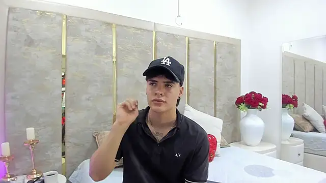 Snapshot of BenitoSaenz chatting on October 24, 2025, 11:39 am BenitoSaenz online show from October 24, 2025, 11:39 am