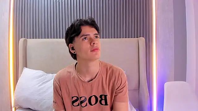 Snapshot of BenitoSaenz chatting on November 11, 2025, 10:59 am BenitoSaenz online show from November 11, 2025, 10:59 am