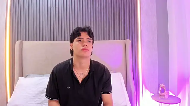 Snapshot of BenitoSaenz chatting on November 12, 2025, 12:05 pm BenitoSaenz online show from November 12, 2025, 12:05 pm