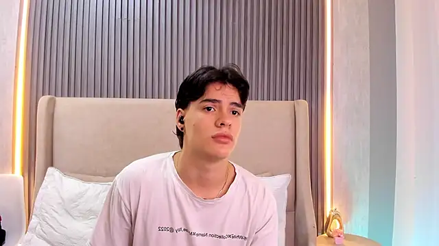 Snapshot of BenitoSaenz chatting on November 14, 2025, 10:36 am BenitoSaenz online show from November 14, 2025, 10:36 am