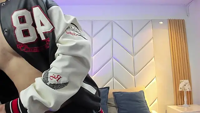 Snapshot of BenitoSaenz chatting on December 14, 2025, 4:01 pm BenitoSaenz online show from December 14, 2025, 4:01 pm