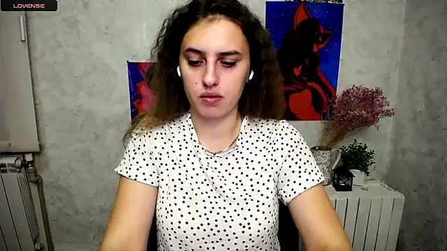 AmandaDimond  online show from September 29, 2025, 7:57 am