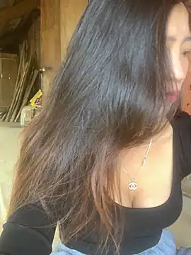 Snapshot of ThiHa003 chatting on October 31, 2025, 1:50 am ThiHa003 online show from October 31, 2025, 1:50 am