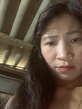 Snapshot of ThiHa003 chatting on November 16, 2025, 5:24 am ThiHa003 online show from November 16, 2025, 5:24 am