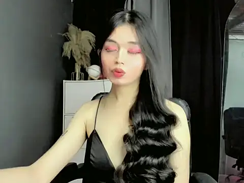 Snapshot of LexiLove chatting on September 26, 2025, 12:20 pm LexiLove online show from September 26, 2025, 12:20 pm